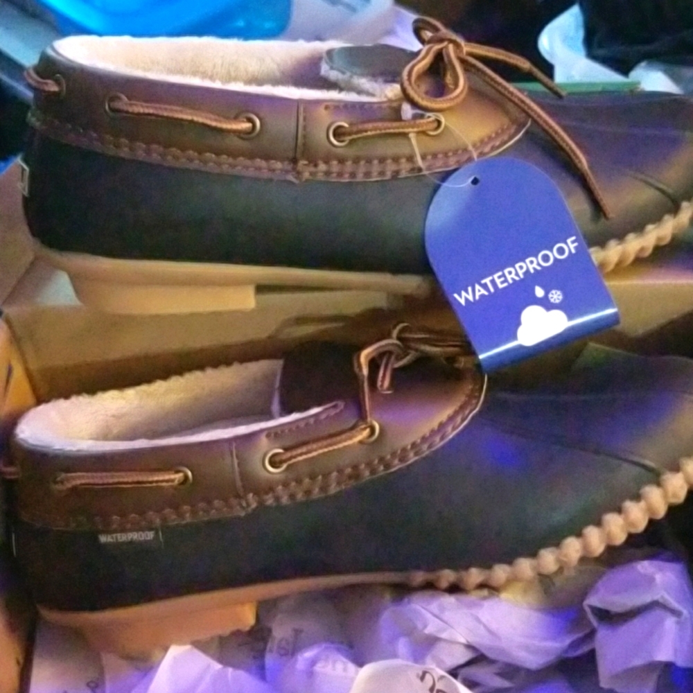 JBU BRAND NEW Boat/duck SHOES Size 9 Brown waterproof